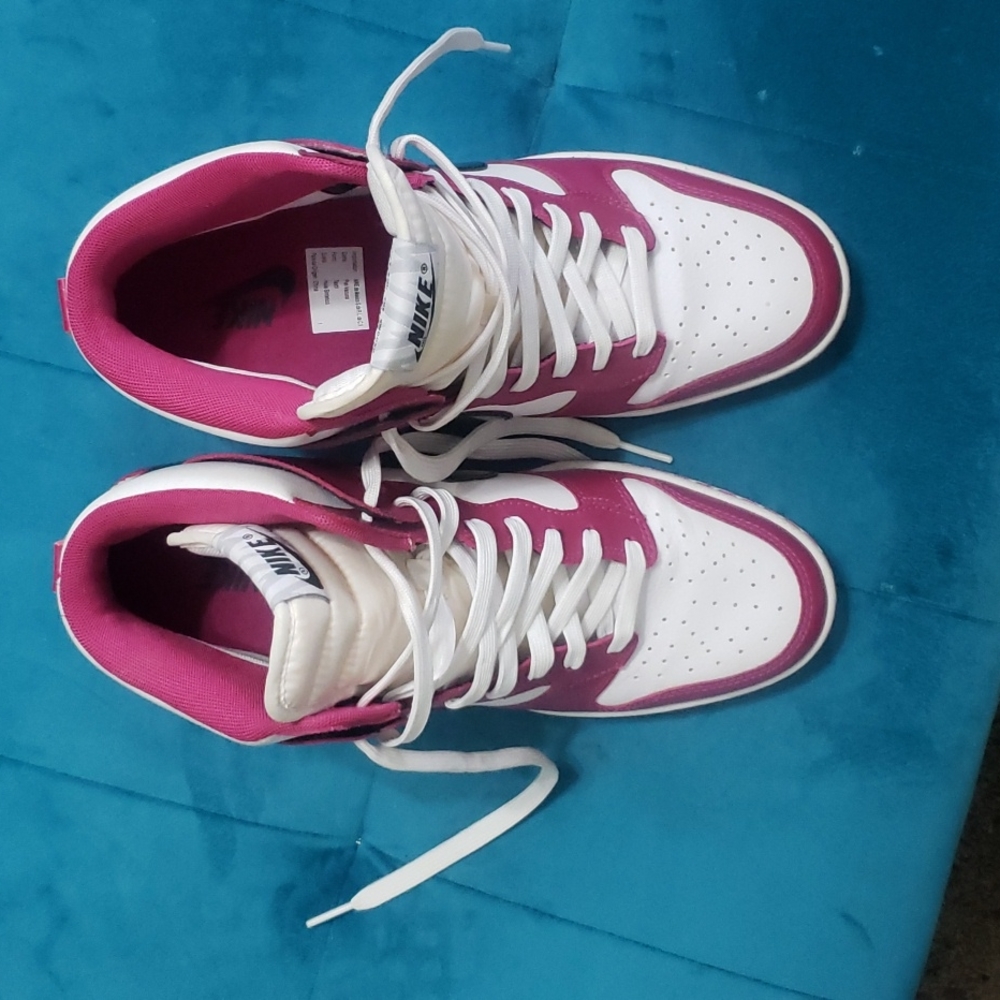 Nike Hyperdunks - image 2